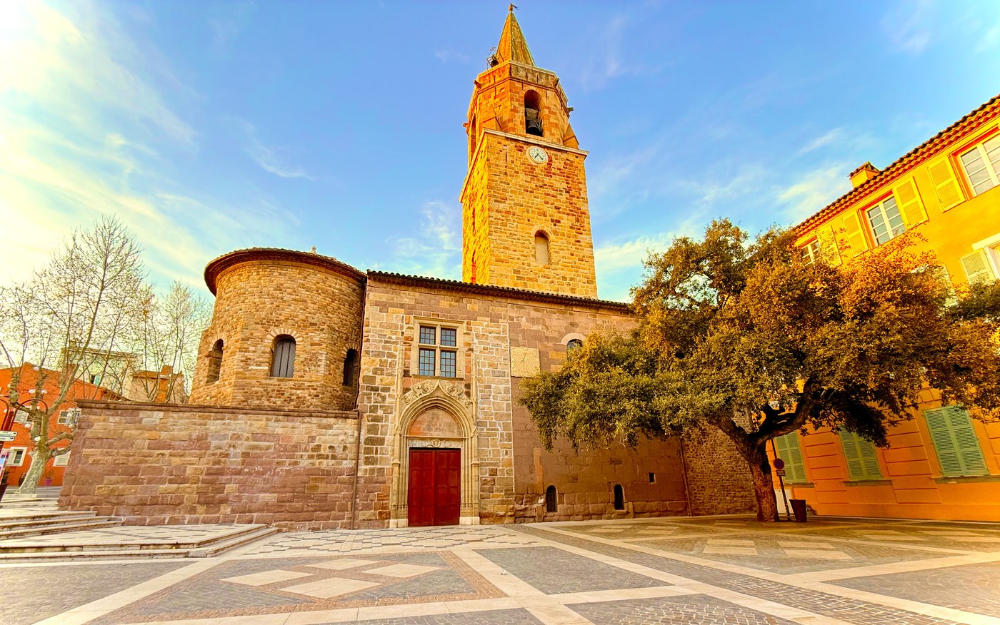Cathedral of Saint-Léonce, Fréjus old town